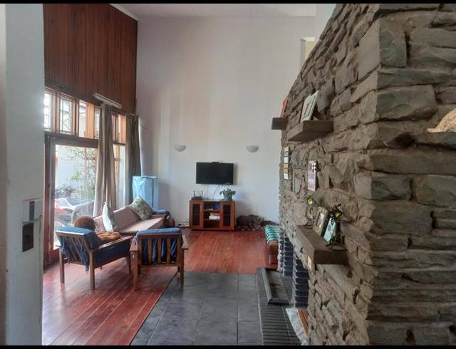 6 BEDROOM HOUSE FOR SALE IN BERGSIG